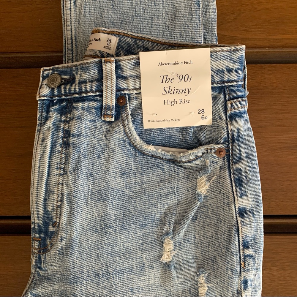 Abercrombie 90s High Rise Skinny Jeans Light Acid Wash SZ 28 NWT